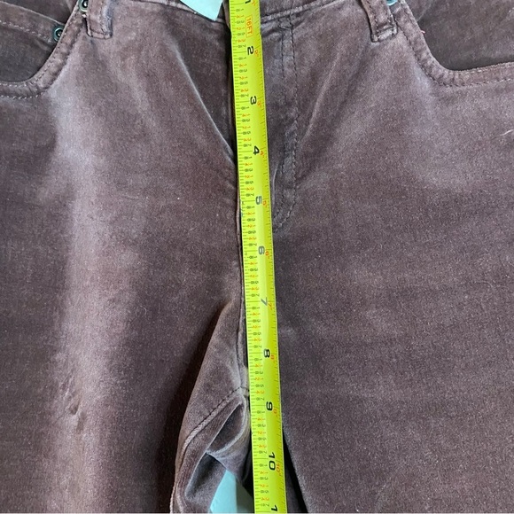 Sundance Womans Velvet Velour Pants Burgundy Mid Rise Slim Straight Leg SZ 8P - Picture 5 of 9